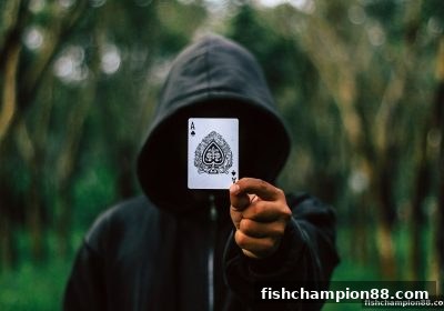 捕鱼王者掼蛋策略：组牌逻辑与实战进阶指南