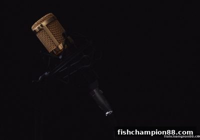 电竞双雄对决：捕鱼王者带你深度解析Dota2与LOL战队实力差异